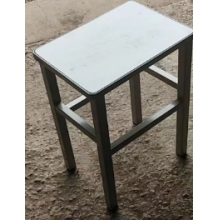 方凳